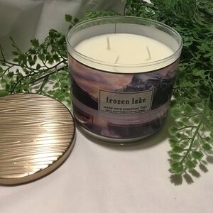New Bath & Body Works 14.5 oz 3 wick candle Frozen Lake new gift